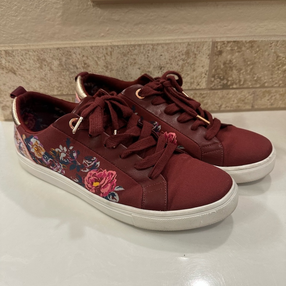 Matilda Jane Floral Burgundy Women's Sneakers Shoes size 9